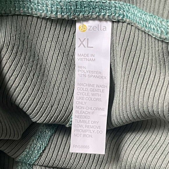 ZELLA ACTIVE Kids Sage Green Bell Bottom Flared Leggings Ribbed Ruffle Hem XL - Picture 7 of 7